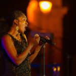 Comment une école de chant prépare-t-elle à une carrière musicale ?